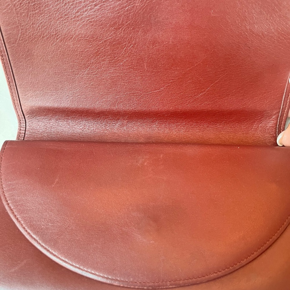 Cartier Paris Vintage Envelope Leather Clutch in Bordeaux w/Kisslock Gold Detail - Picture 6 of 16
